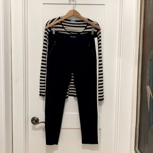 Excellent condition J.McLaughlin pull on pants that fit beautifully! Dark navy.